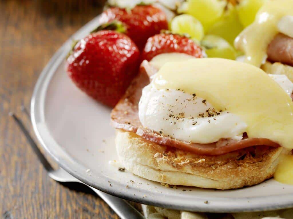 Sốt Hollandaise Trứng Benedict